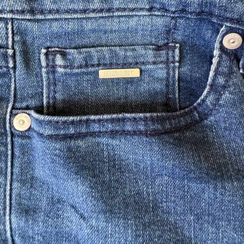 NINE WEST Christie Capri Jeans - size 6 - Picture 5 of 6